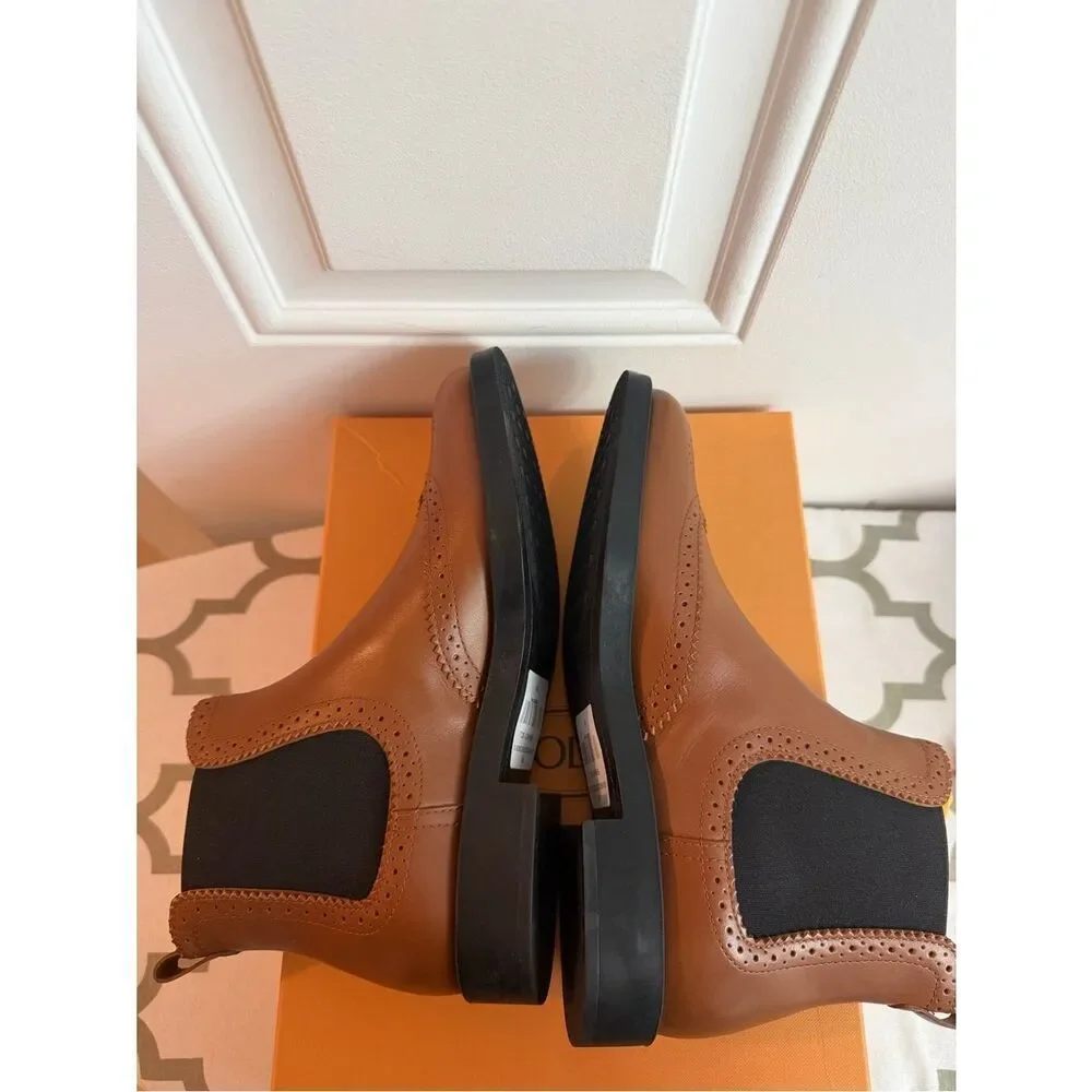 Tod’s leather brown chelsea boots New in the box Size 36= US 6